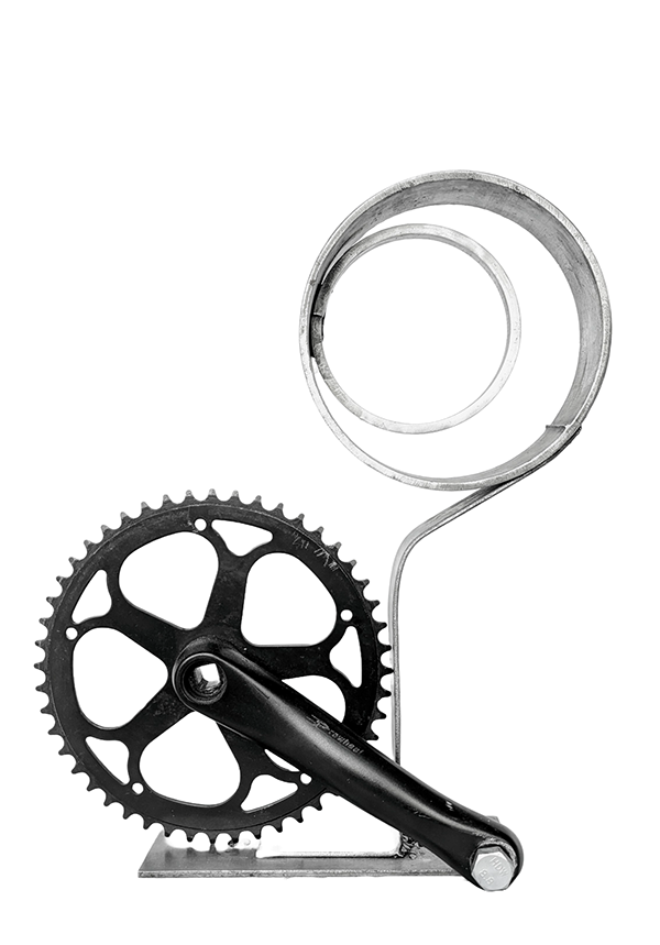 Ferrum 7 — Luis González Palacios. Acero reciclado, 37×33 cm, 2024.