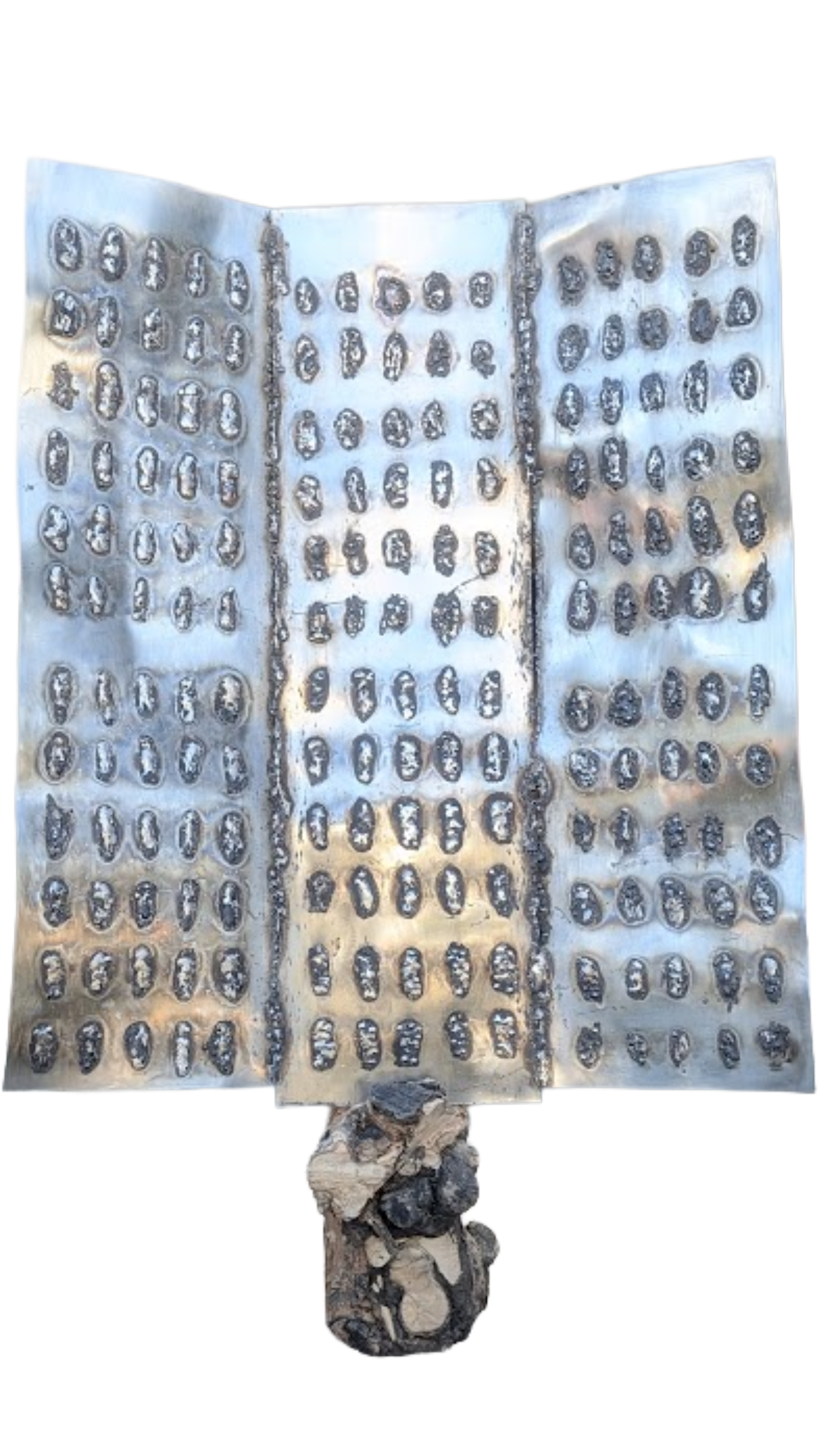 Proyecto Minab — Luis González Palacios. Acero inoxidable reciclado, 2026.